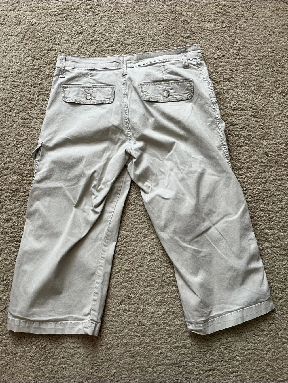 Lee Women’s Cargo Capri Pants in Light Tan